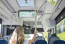 mvv-bus-innenraum-fahrgastinformation-display