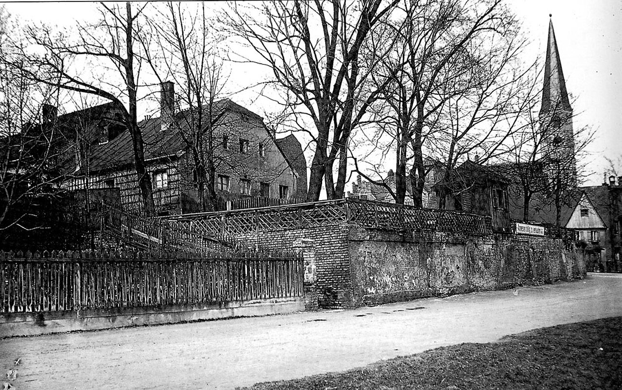 Blick auf die Schwabinger Dorfkirche, 1914