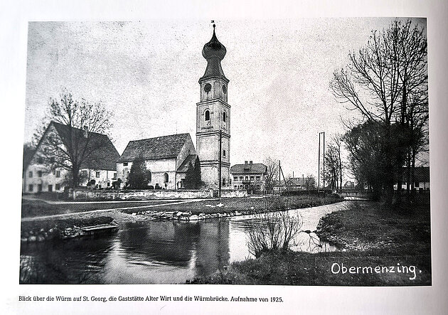Blick über die Würm auf St. Georg, die Gaststätte Alter Wirt und die Würmbrücke, um 1925.